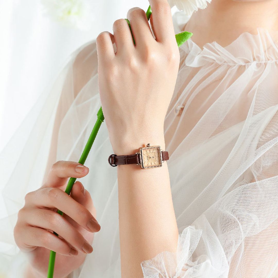 Women's Minimal Square Dial Watch with Grain-Pattern Strap