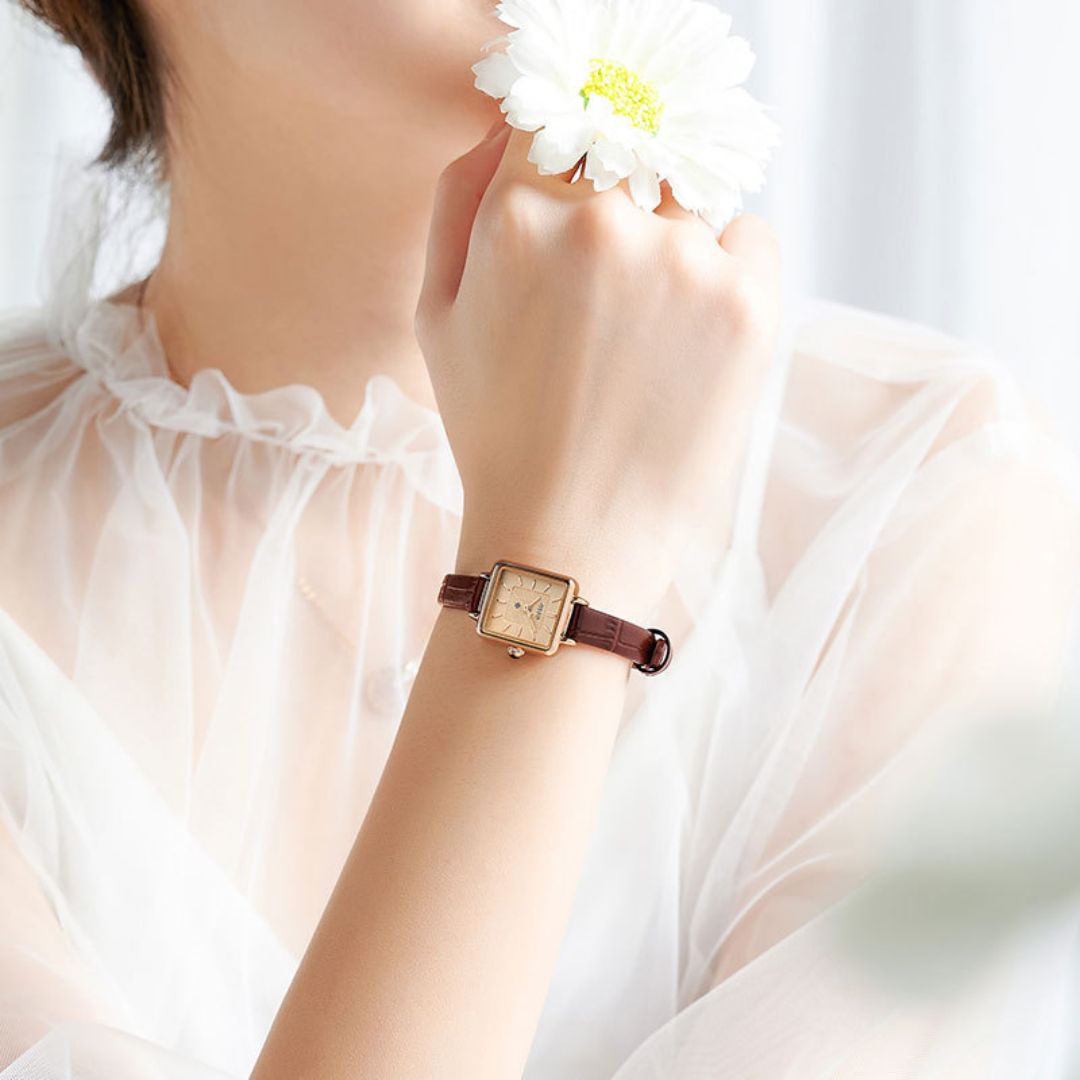 Women's Minimal Square Dial Watch with Grain-Pattern Strap