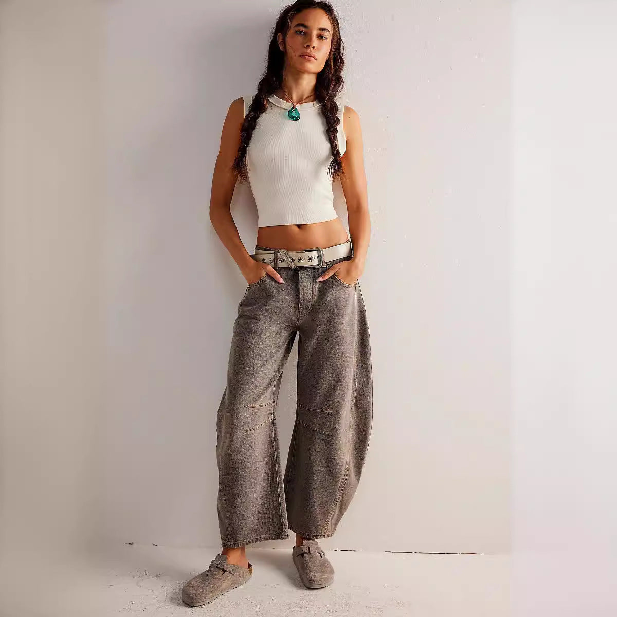 Wide-Leg Silhouette Pants