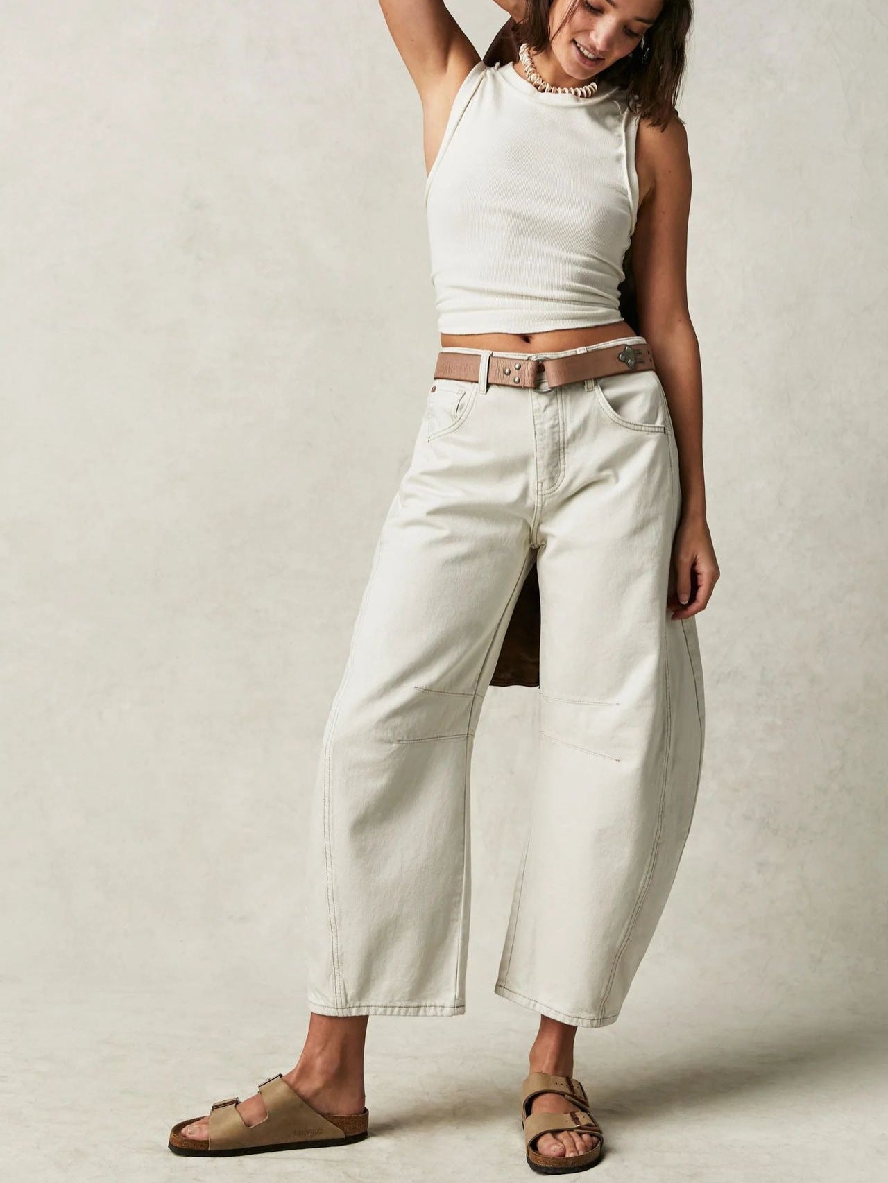 Wide-Leg Silhouette Pants