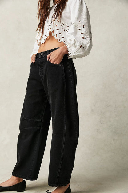 Wide-Leg Silhouette Pants