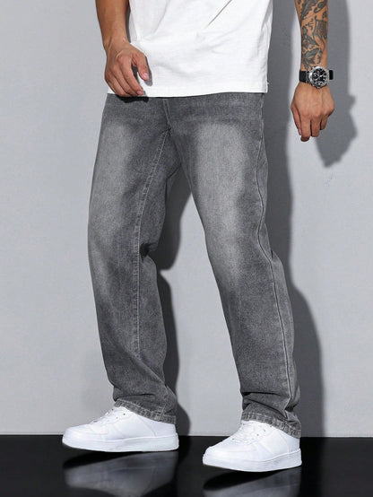Relaxed Fit Fade Jeans