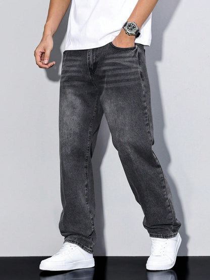Relaxed Fit Fade Jeans