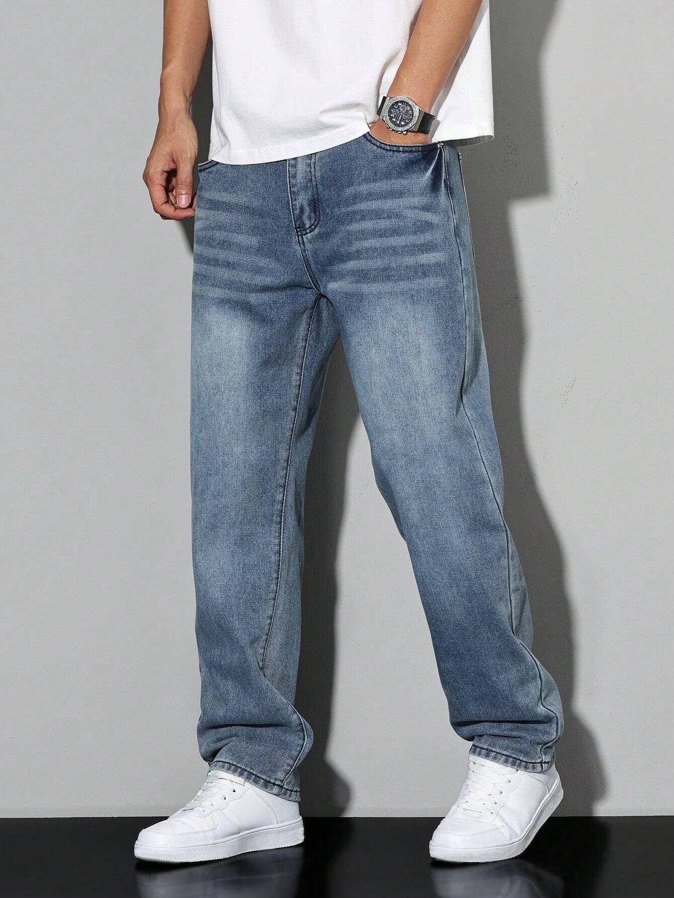 Relaxed Fit Fade Jeans