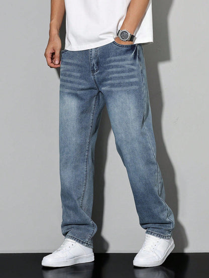 Relaxed Fit Fade Jeans