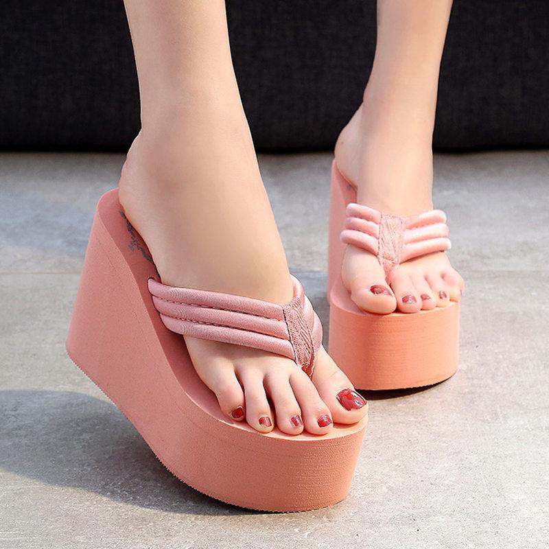 Sculpted Sole Thong Sandals